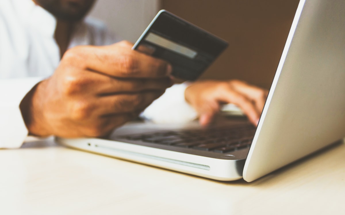 The Quiet Use of Urgency in Online Stores